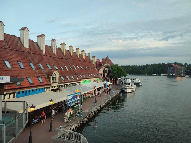 Mikołajki to mazurska Wenecja. Przyciągają turystów z całego świata