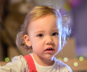 Chorą Nadię leczy czuły dotyk. To jedyne takie dziecko na świecie