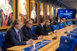 Politechnika Śląska wspiera najzdolniejszych studentów. XVIII edycja programu mentorskiego Rozwiń skrzydła