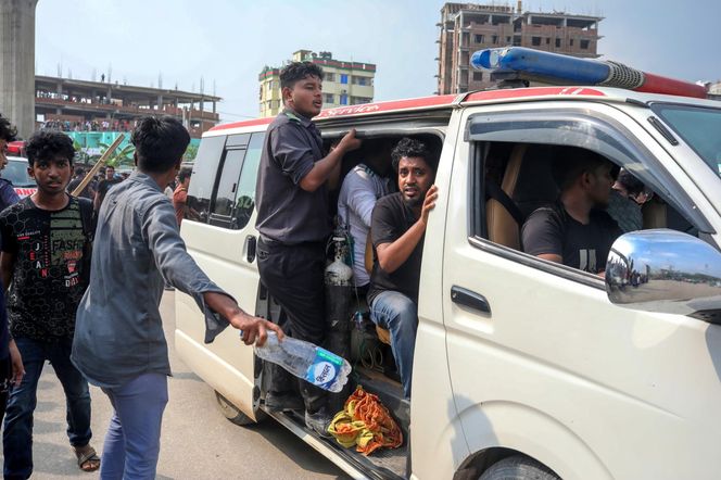 Samolot spadł na szkołę! Dziesiątki zabitych, 170 rannych