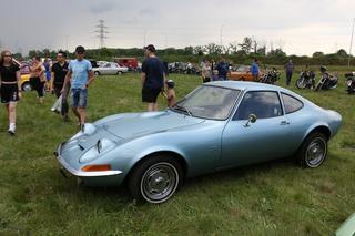 Wystawa samochodów zabytkowych w Opolu