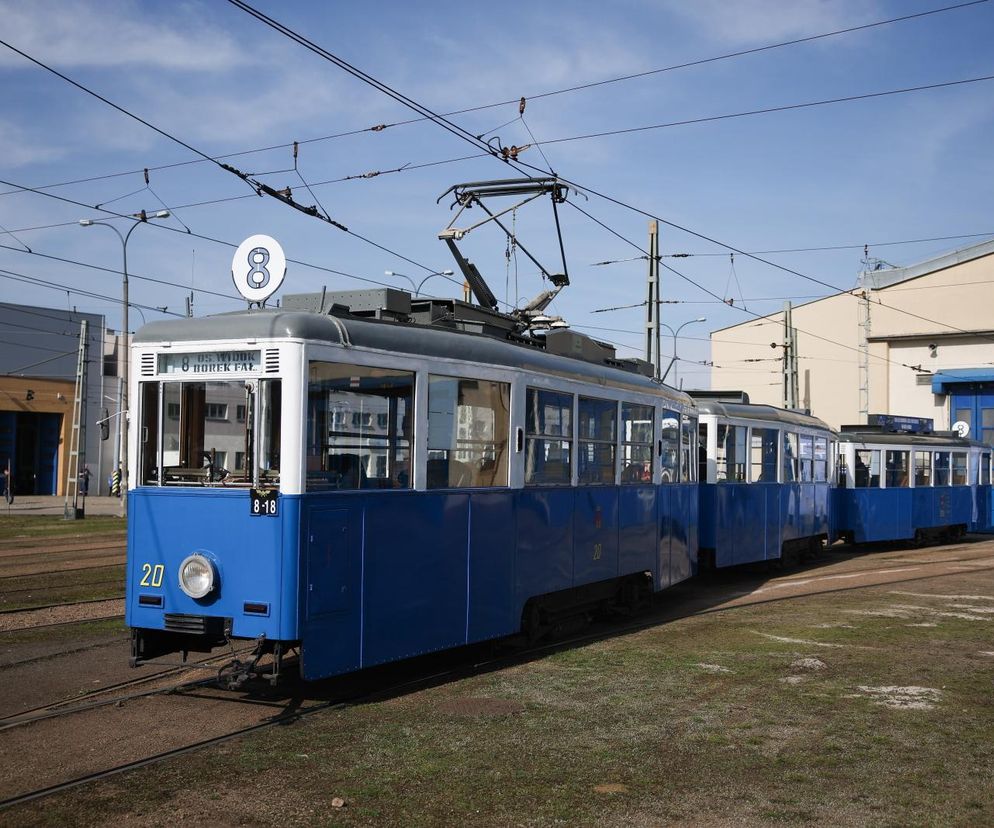 Ten tramwaj po blisko 40 latach wrócił do Krakowa. MPK wyremontowało historyczny wagon