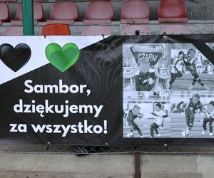 12-letni Sambor zobaczył kolegów po drugiej stronie ulicy, skręcił rowerem wprost pod auto