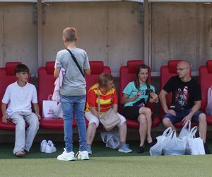 Pożegnianie Murawy na Chorten Arenie. Jagiellonia Białystok rozdaje boisko swoim kibicom