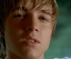 Lata temu Jesse McCartney rozkochał w sobie kobiety na całym świecie hitem Beautiful Soul. Jak dziś wygląda przystojny wokalista?