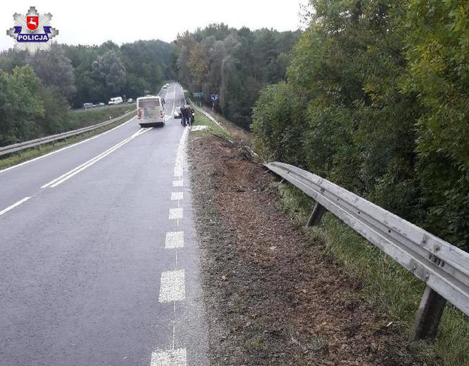 TIR spłonął niedaleko Lublina. Kierowca wjechał na skarpę