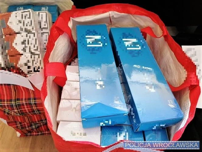 Kilkanaście tysięcy nielegalnych papierosów przejęte przez wrocławskich policjantów