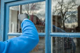 Sprzątnął mieszkanie aż za bardzo. O ponad 24 tys. za bardzo