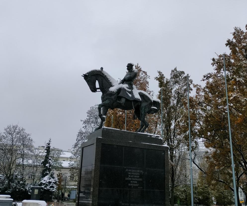 Pierwszy śnieg w tym sezonie! Lublin jest ukryty pod zimową pierzynką 