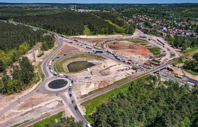 Budowa drogi ekspresowej S1 Podwarpie-Dąbrowa Górnicza bliska końca. Wyburzą wiadukt nad DK 1