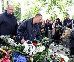 Tłumy na pogrzebie legendy polskiego rapu. Pożegnaliśmy Jokę z Kalibra 44