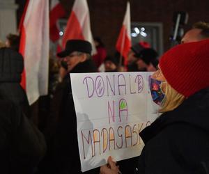 Politycy PiS protestowali w Gdańsku. Sprzeciwiali się polityce Donalda Tuska