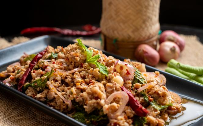 Ryż z mięsem mielonym i warzywami na sposób chiński