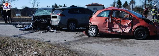 Makabryczny wypadek w Teratynie. Tragiczny bilans zderzenia trzech aut