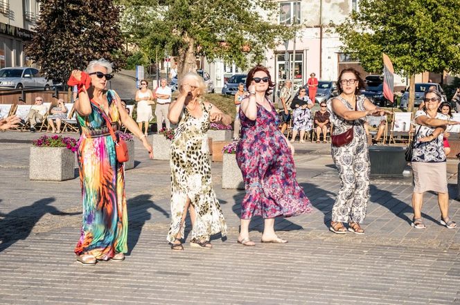 Starachowice i Międzypokoleniowa Potańcówka – Hit sezonu, który pokochali wszyscy