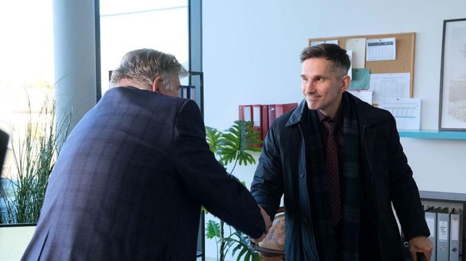 M jak miłość odc. 1852. Kamil Gryc (Marcin Bosak), klient kancelarii - Marczak (Michał Pietrzak)