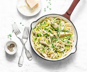 Zawsze ratuje mnie, gdy brak mi pomysłu na obiad. To danie jest idealne dla każdego budżetu