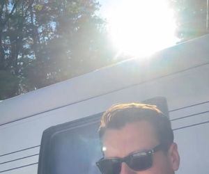 M jak miłość na planie. Adam Karski (Patryk Szwichtenberg)