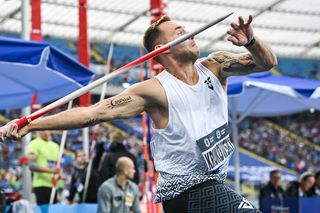 Tak daleko nie rzucał cztery lata! Światowe legendy rzutu oszczepem na drodze Marcina Krukowskiego w Kotle Czarownic