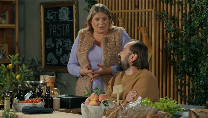 Barwy szczęścia, odcinek 3167. Aldona (Elżbieta Romanowska), Borys (Jakub Wieczorek)