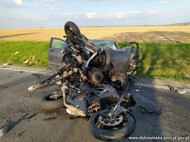 Trzy osoby ranne w wypadku na krajowej ósemce