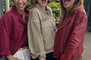 M jak miłość po wakacjach. Aneta (Ilona Janyst), Kama (Michalina Sosna), Ania (Alina Szczegielniak) 