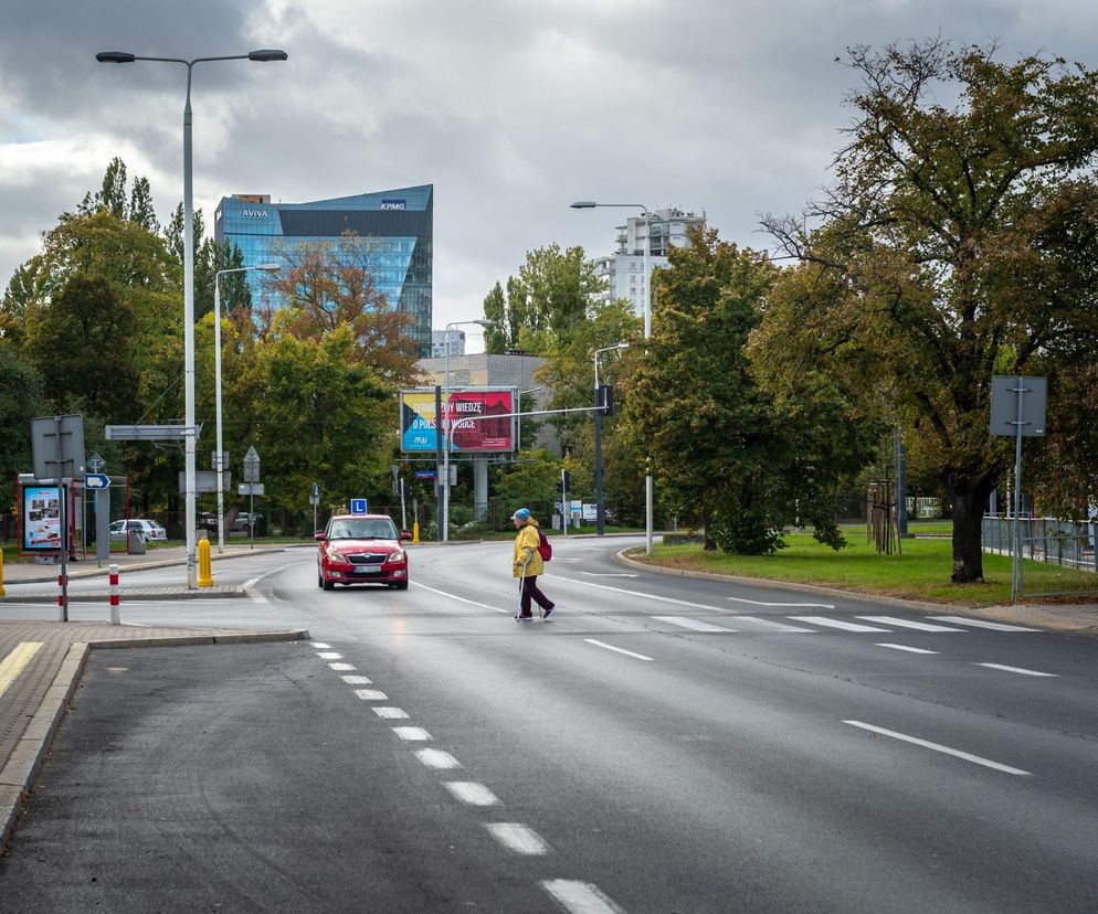 Przejście dla pieszych przez ulicę Słomińskiego