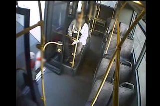 Wrocław. 3-latek sam podróżował komunikacją miejską. Pomógł mu kierowca autobusu [ZDJĘCIA].