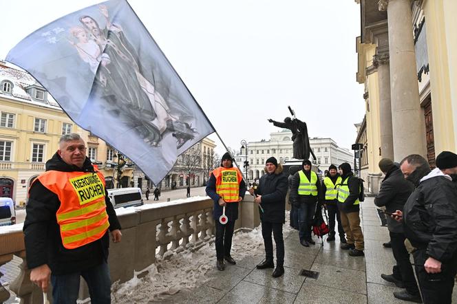 Wojownicy Maryi w pokutnej procesji różańcowej