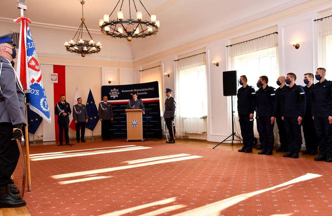 Nowi policjanci w woj. podlaskim. Ślubowanie złożyło 12 policjantów