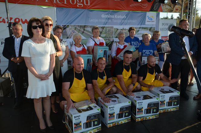 W konkursie na najlepsze pierogi w powiecie Siedleckim w 2025 roku zwyciężył męski zespół KGW „Sami Swoi” z Kotunia! 