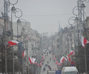 Biało-czerwone flagi na ulicach Kielc