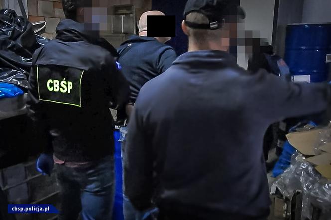 Policjanci z Białegostoku zlikwidowali fabrykę śmierci [ZDJĘCIA, WIDEO]