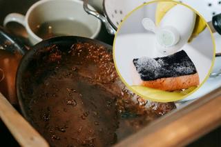 Jak wyczyścić przypalone garnki i patelnie? Ten sposób pokochały Polki 