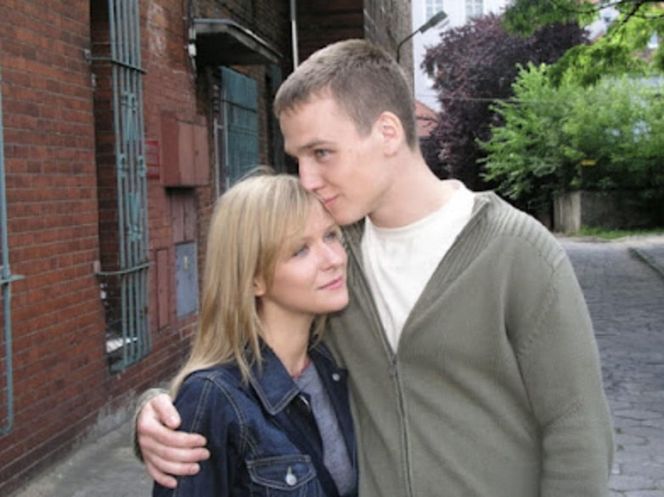 Pierwsza miłość. Paweł Krzyżanowski (Mateusz Janicki), Marysia (Aneta Zając)