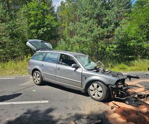 Pojazd armii USA zderzył się z osobówką koło Bolesławca. Jedna osoba w szpitalu 