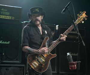 Odsłonięto pomnik Lemmy'ego w jego rodzinnym mieście. Jak się on prezentuje?