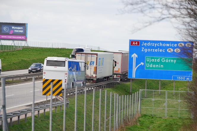 Wielka tragedia na autostradzie A4 na Dolnym Śląsku. Nie żyją trzy osoby