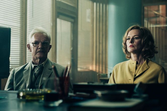 Czarna śmierć. Andrzej Zajdler (Cezary Pazura), Łucja Winter (Agnieszka Podsiadlik)