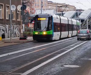 Tramwaje wróciły na ulicę Kolumba. To jednak nie koniec utrudnień