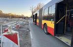 Koszmarny wypadek w Warszawie. Autobus miejski potrącił 12-latkę. Dziewczynka trafiła do szpitala