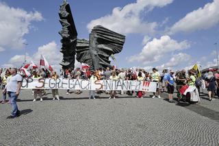 Protest antyszczepionkowców w Katowicach