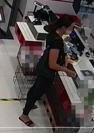 "Miłośniczka" drogich perfum z poszukiwana! Policja z Bydgoszczy prosi o pomoc [ZDJĘCIA] 