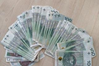 Włamywacze wyrwali sejf z cennymi przedmiotami