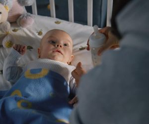 Na Wspólnej odc. 4062. Ania (Sonia Mietielica), Jaś (Kazio Wierzbicki)