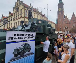 Święto Wojska Polskiego we Wrocławiu. Taki sprzęt zaprezentowano na wrocławskim Rynku 