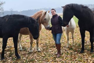 Dzielnicowa z Ostrowa Lubelskiego uratowała sześć zwierząt z płonącego domu