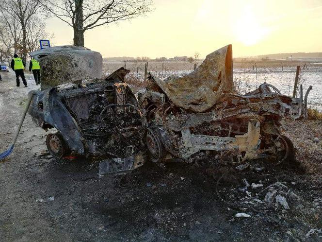 Pięć osób ZGINĘŁO w wypadku. Tragedia pod Braniewem