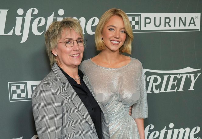 Sydney Sweeney w prześwitującej sukience. Obok m.in. legenda boksu