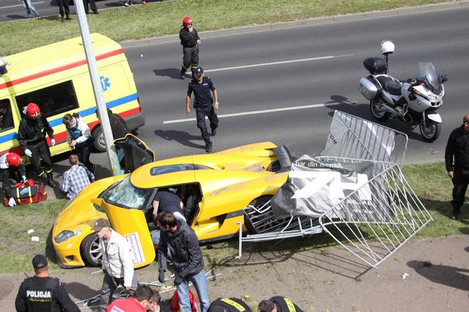 POZNAŃ. Samochód na Gran Turismo Polonia wjechał w tłum ludzi [FOTO]